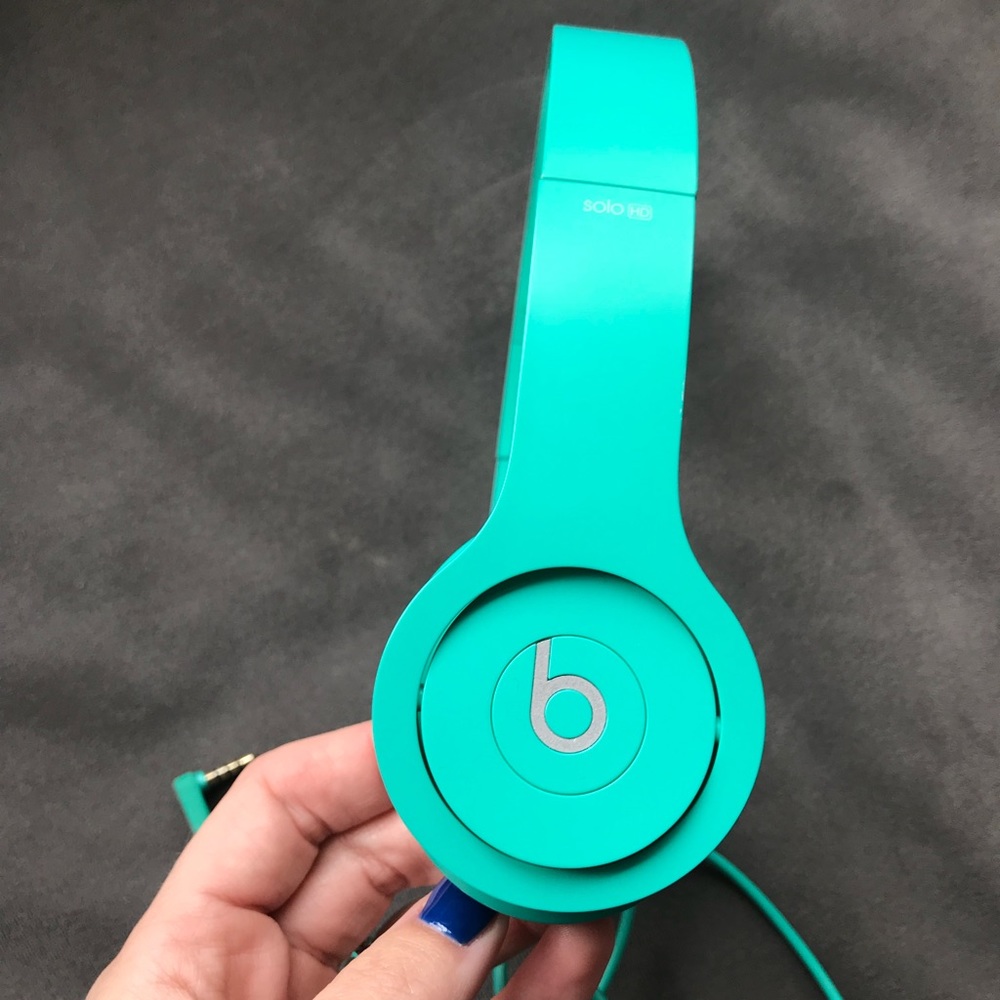 Beats by Dre Teal